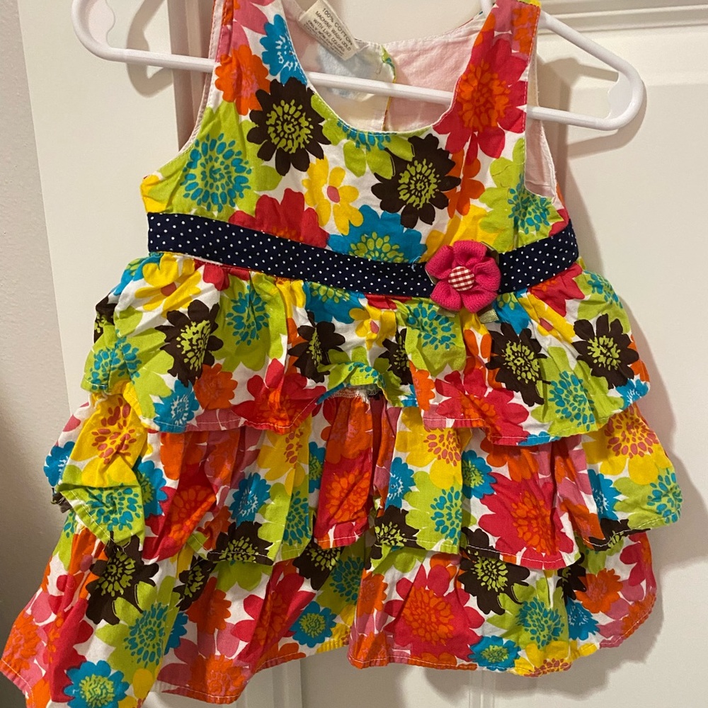BUNDLE of girls dresses! See pictures.